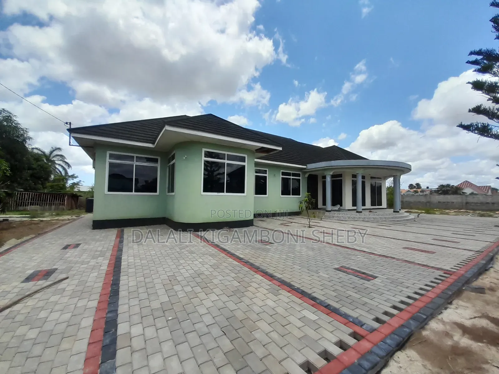 8bdrm House in Kigamboni Kibada for rent