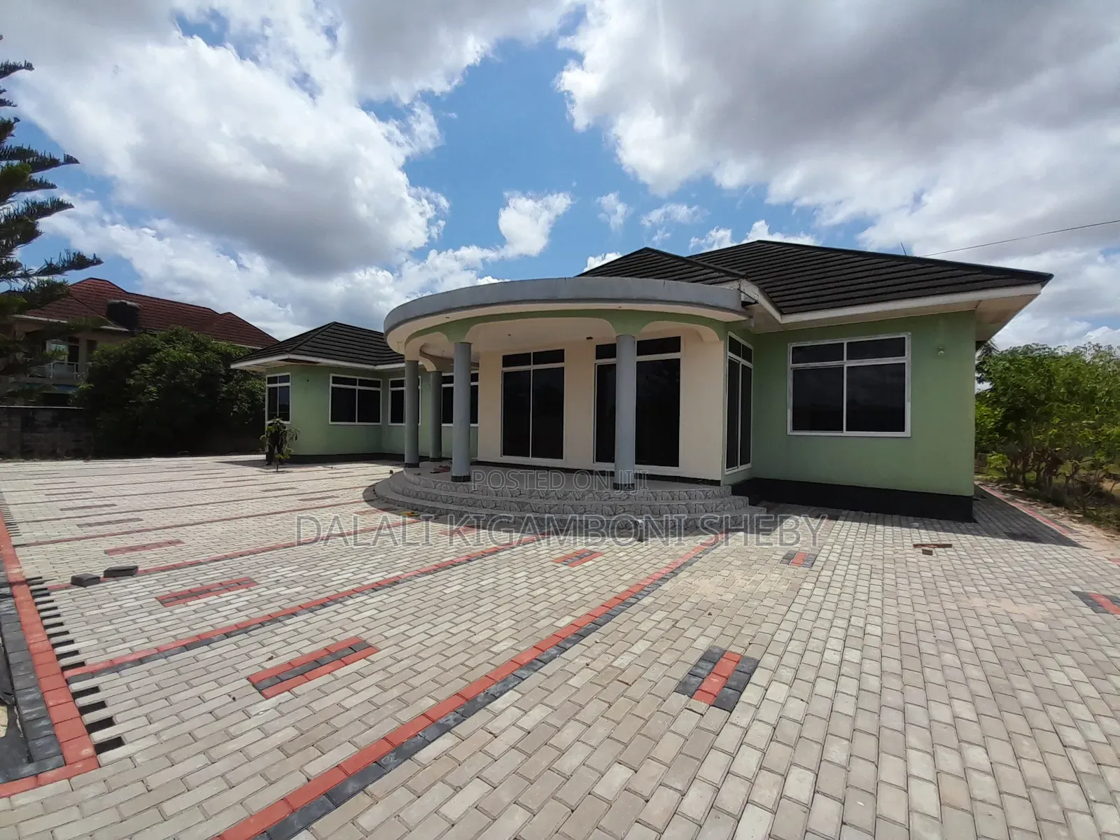 8bdrm House in Kigamboni Kibada for rent