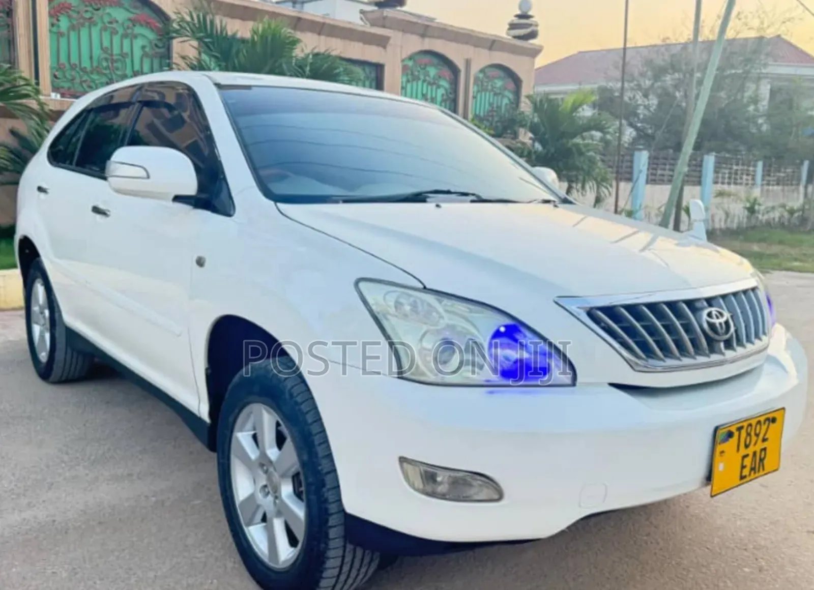 Toyota Harrier 2003 White