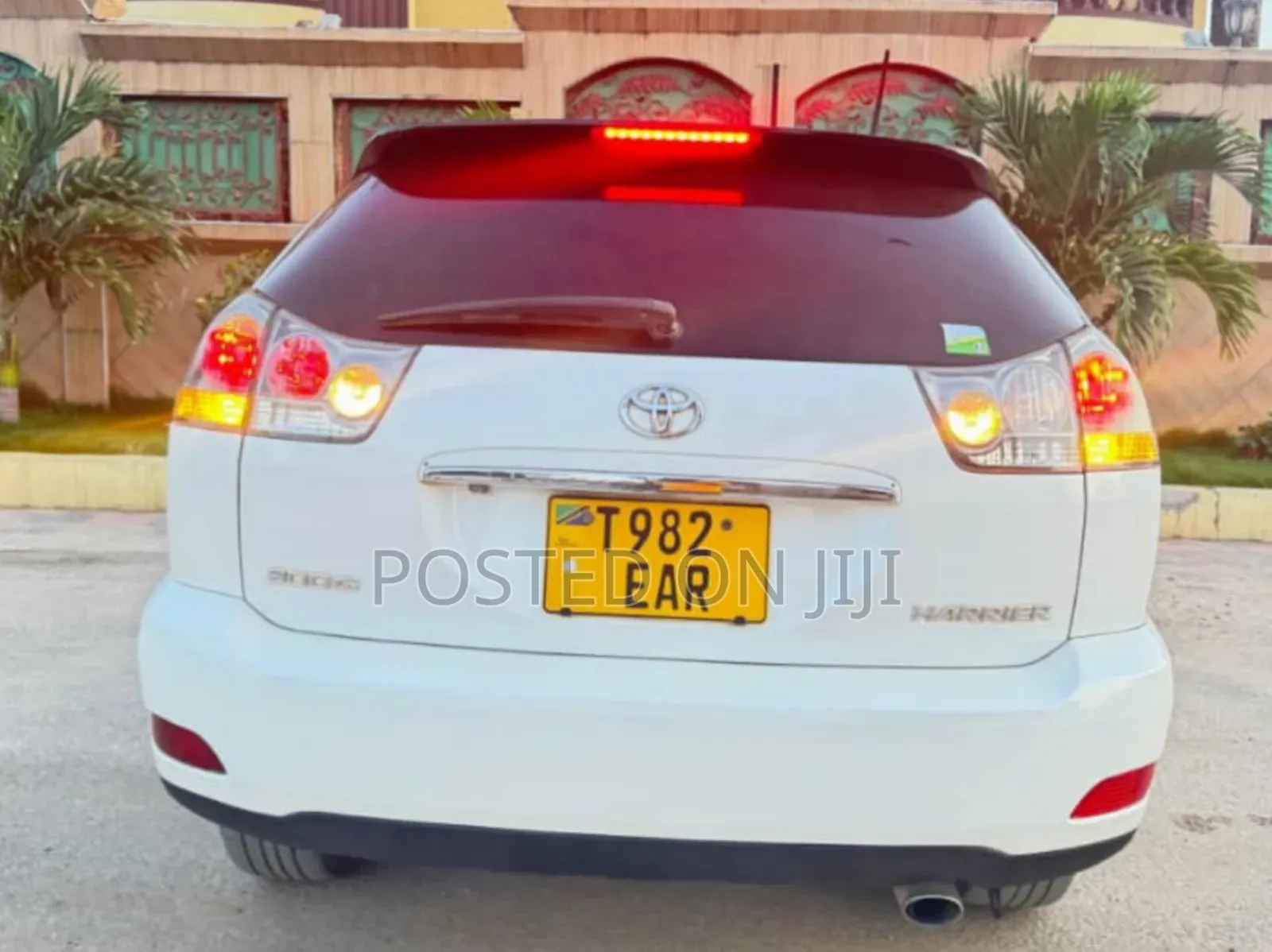 Toyota Harrier 2003 White