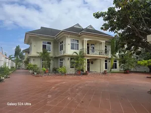 10bdrm House in Mbweni for sale