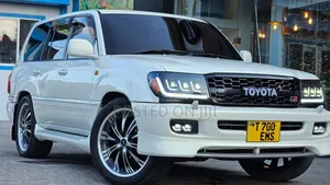 Toyota Land Cruiser 2004 White
