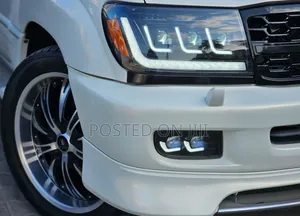 Toyota Land Cruiser 2004 White