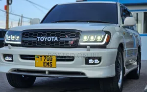 Toyota Land Cruiser 2004 White