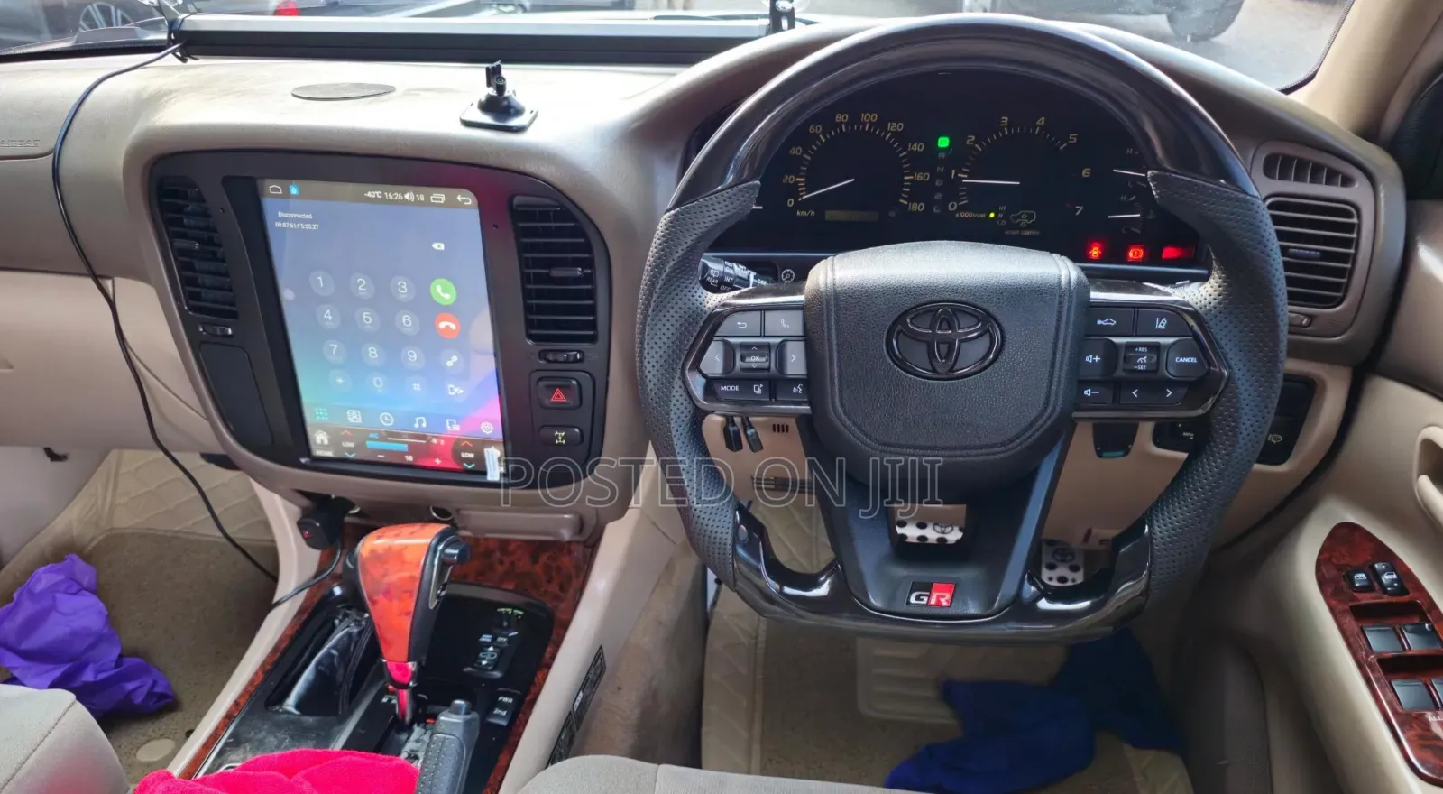 Toyota Land Cruiser 2004 White