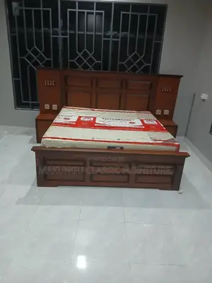 Kitanda Cha Mbao Ngumu 5/6 Ni Latest Design