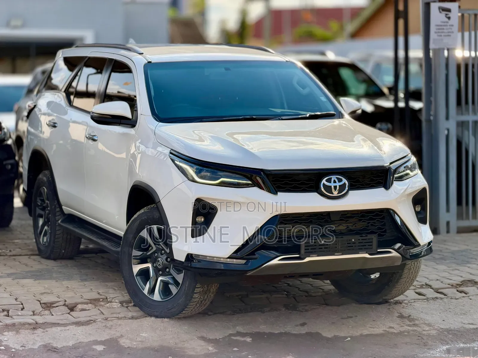 Toyota Fortuner 2023 White