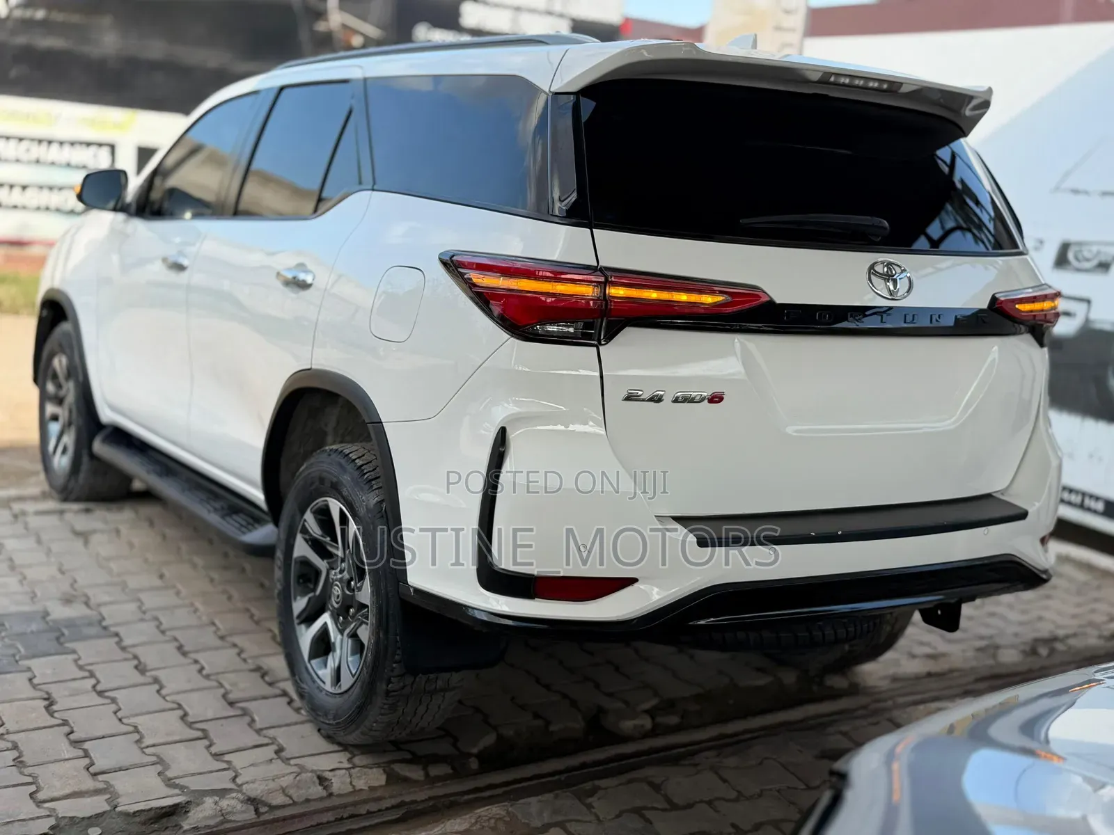 Toyota Fortuner 2023 White