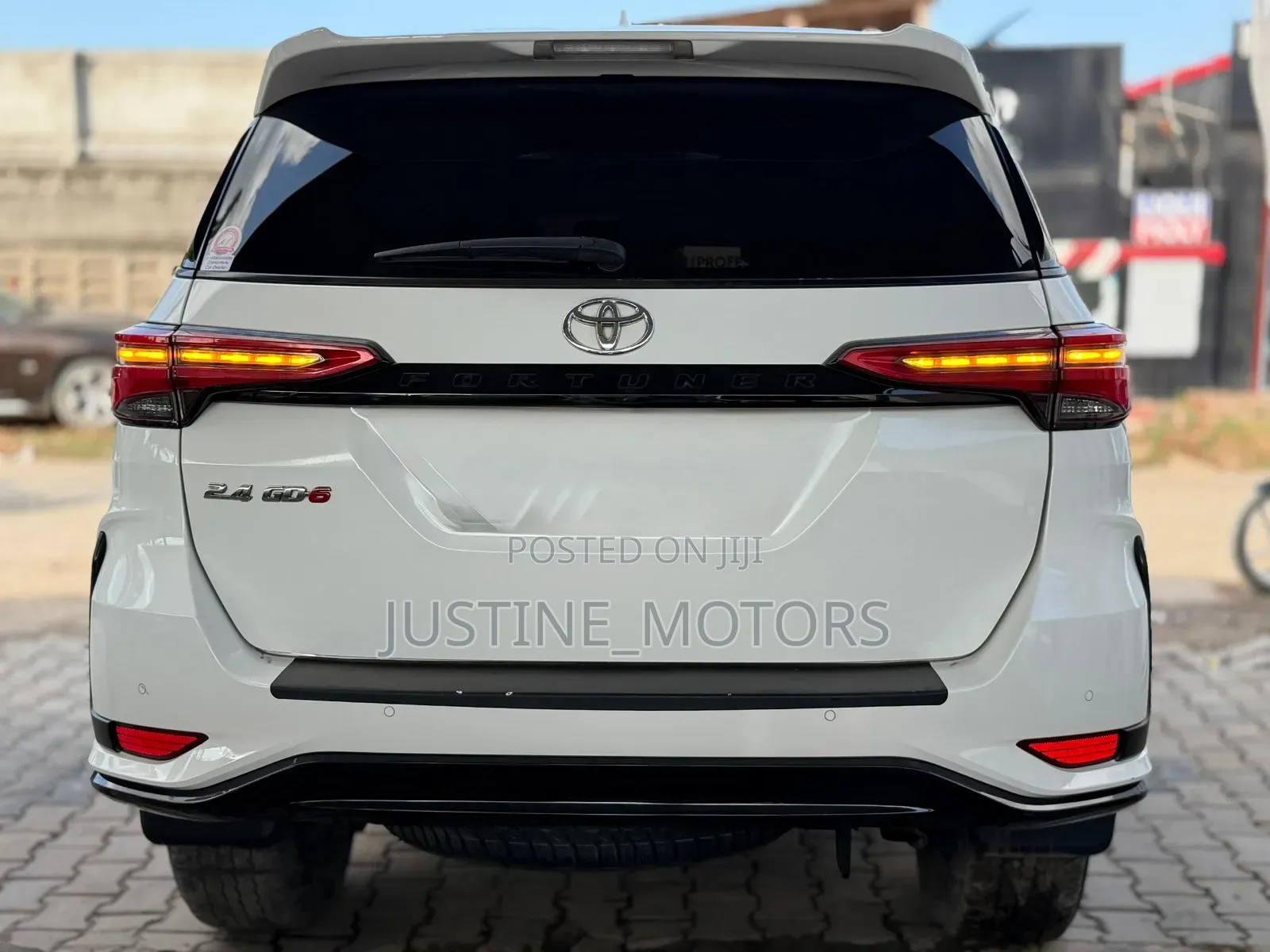 Toyota Fortuner 2023 White