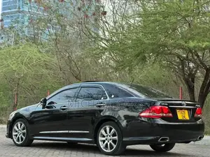 Toyota Crown 2010 Black