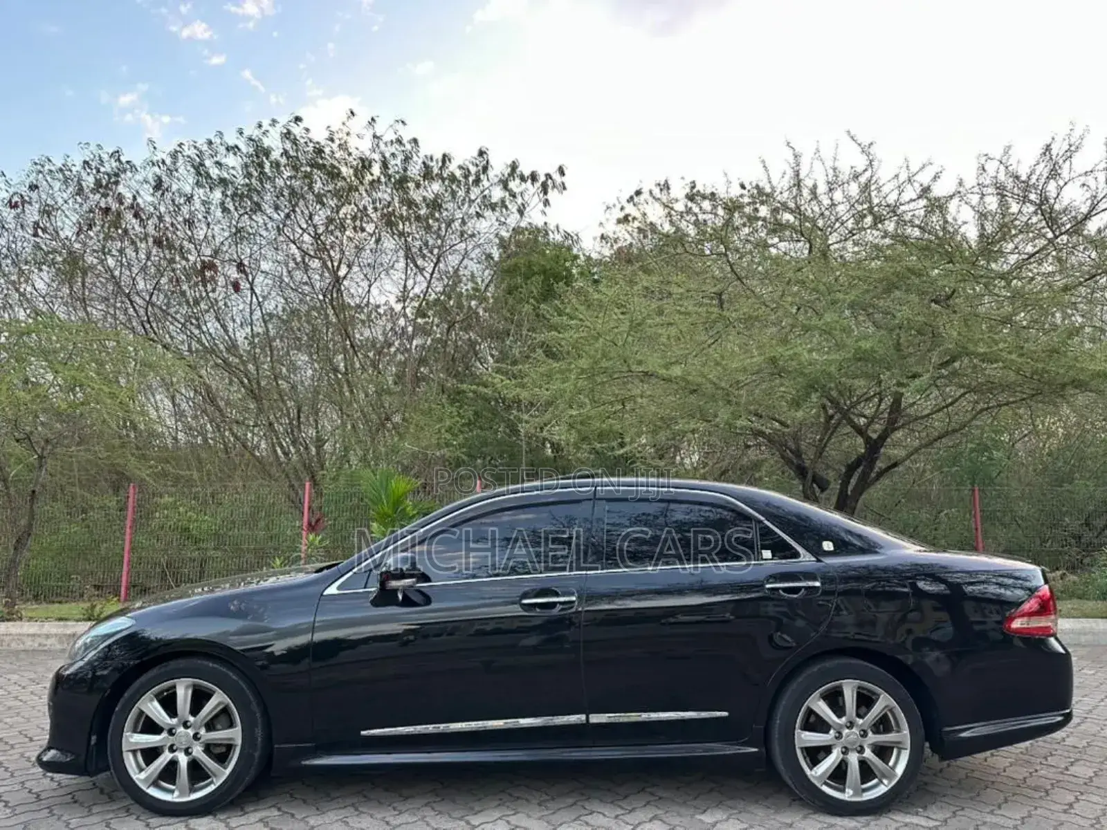 Toyota Crown 2010 Black