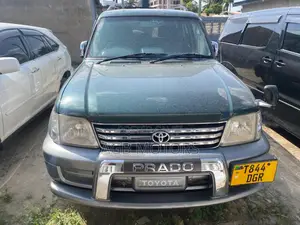 Toyota Land Cruiser Prado 2000 Green