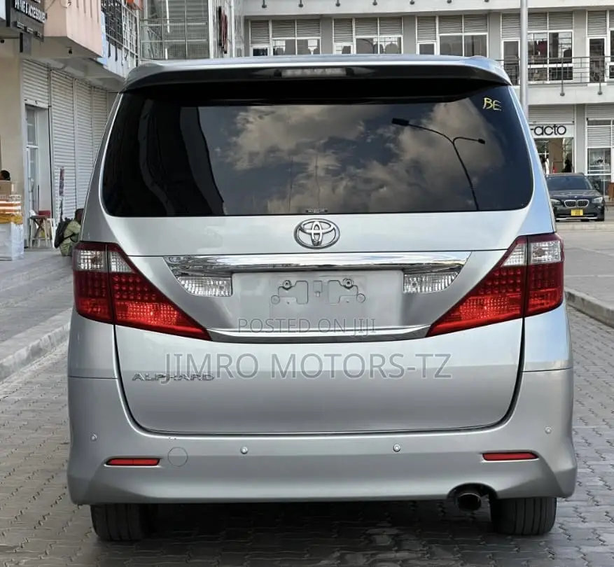 Toyota Alphard 2010 Silver