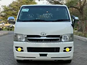 Toyota Quantum 2009 White