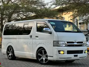 Toyota Quantum 2009 White