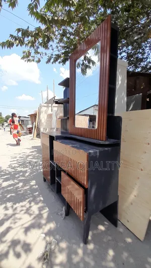 Dressing Table Kubwa Ya Kisasa