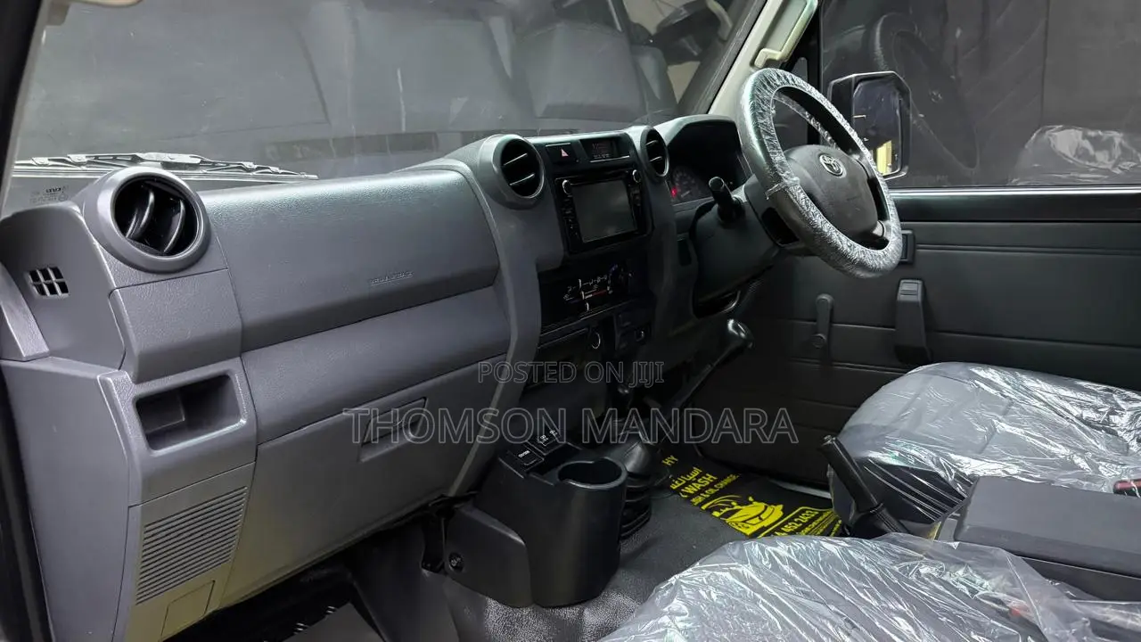 Toyota Land Cruiser 2022 Gray
