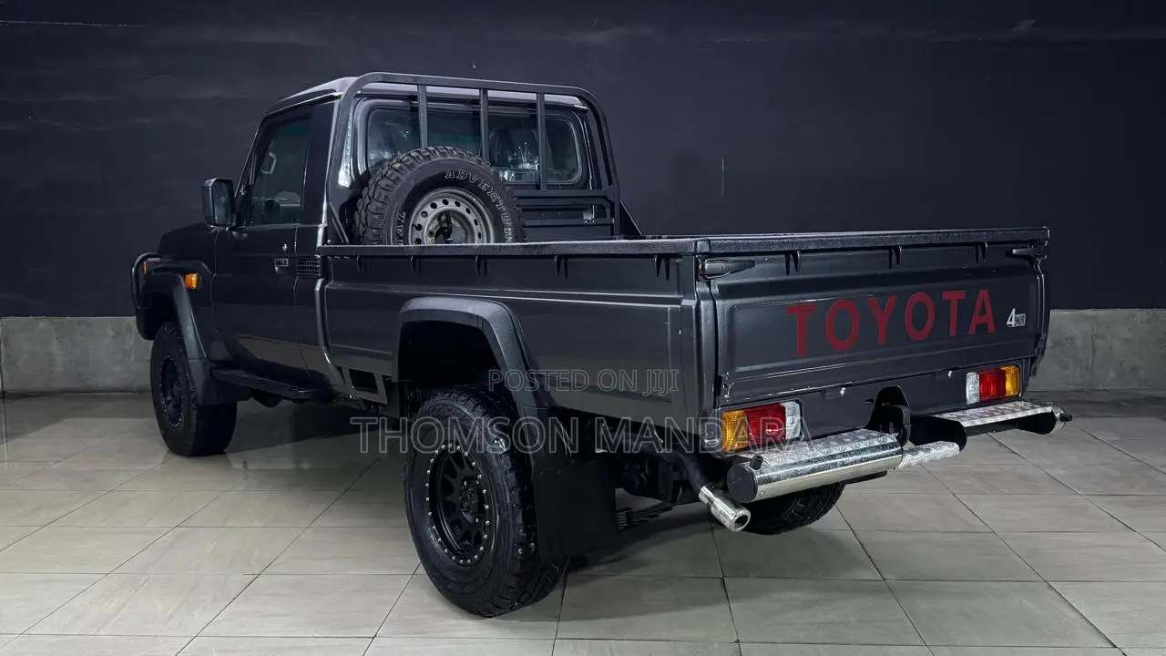 Toyota Land Cruiser 2022 Gray
