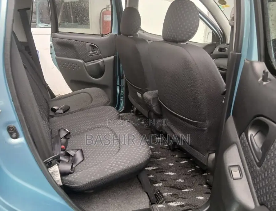 Toyota Fun Cargo 2004 Blue