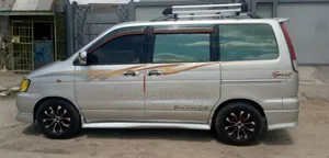 Toyota Noah 2002 Silver