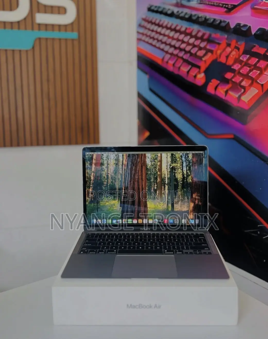 New Laptop Apple MacBook Air 2020 M1 8GB Apple M1 SSD 256GB