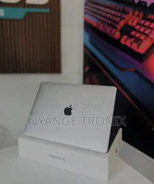 New Laptop Apple MacBook Air 2020 M1 8GB Apple M1 SSD 256GB