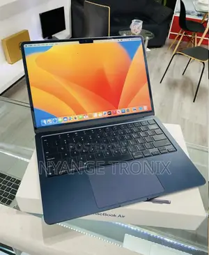 New Laptop Apple MacBook Air 2022 M2 16GB Apple M1 SSD 256GB