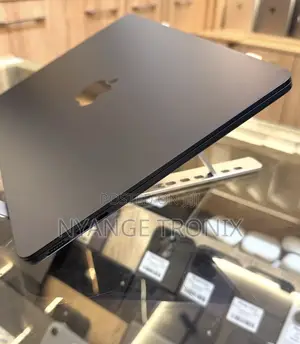 New Laptop Apple MacBook Air 2024 M3 13-Inch 16GB Apple M3 SSD 256GB