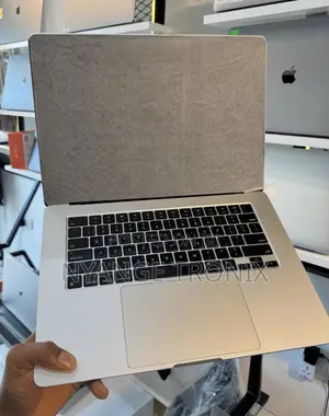 New Laptop Apple MacBook Air 2023 M2 8GB Apple M2 SSD 512GB