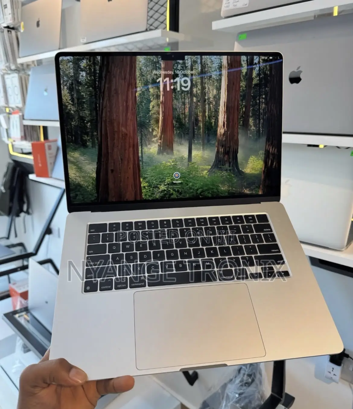 New Laptop Apple MacBook Air 2023 M2 8GB Apple M2 SSD 512GB