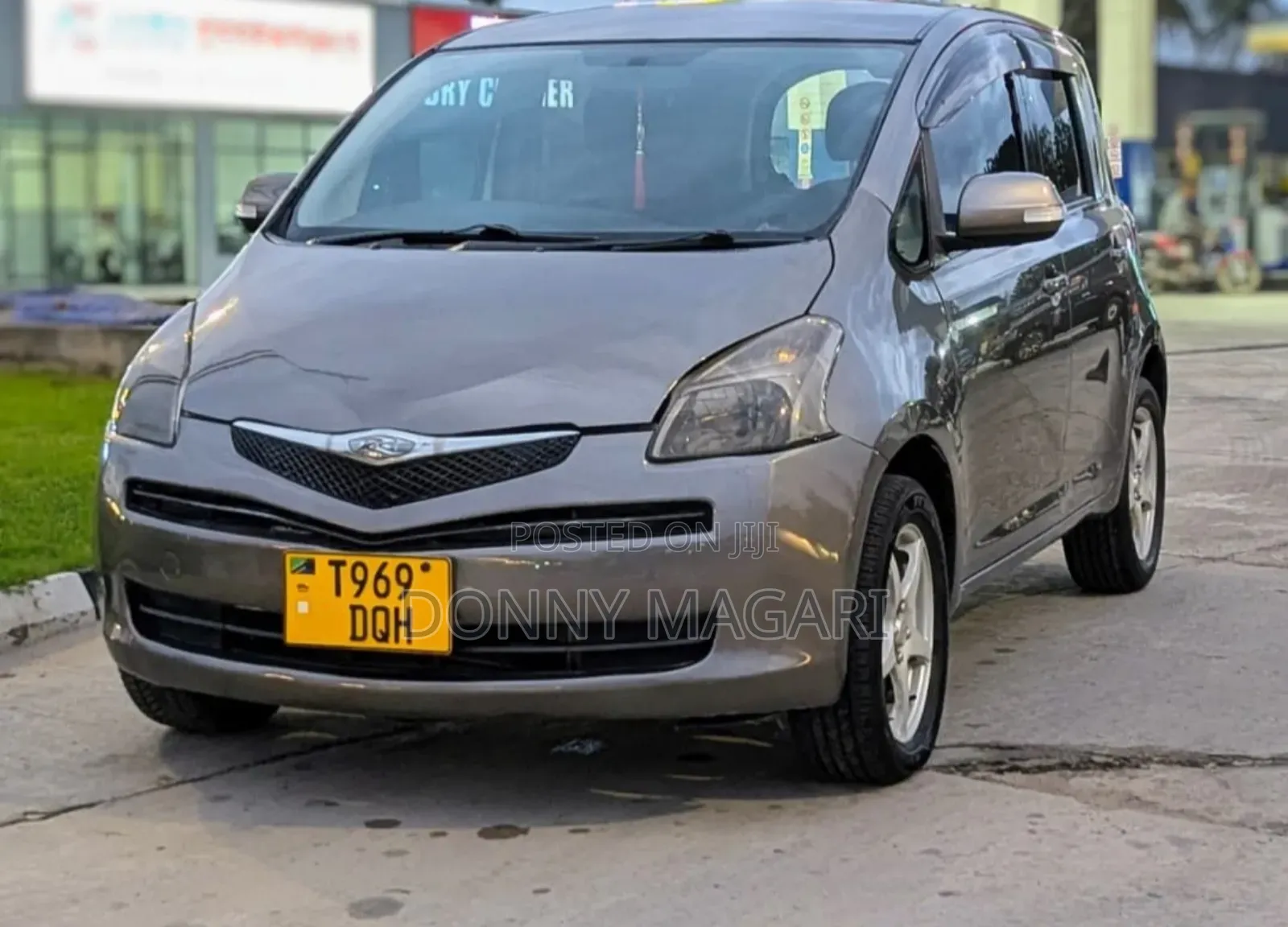 Toyota Ractis 2006 Gray