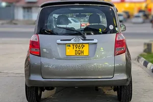 Toyota Ractis 2006 Gray