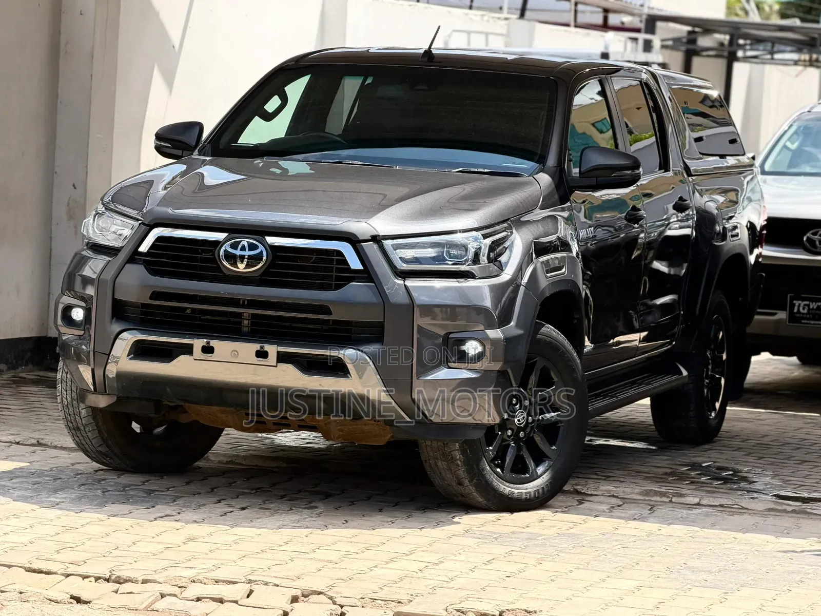 Toyota Hilux 2021 Gray