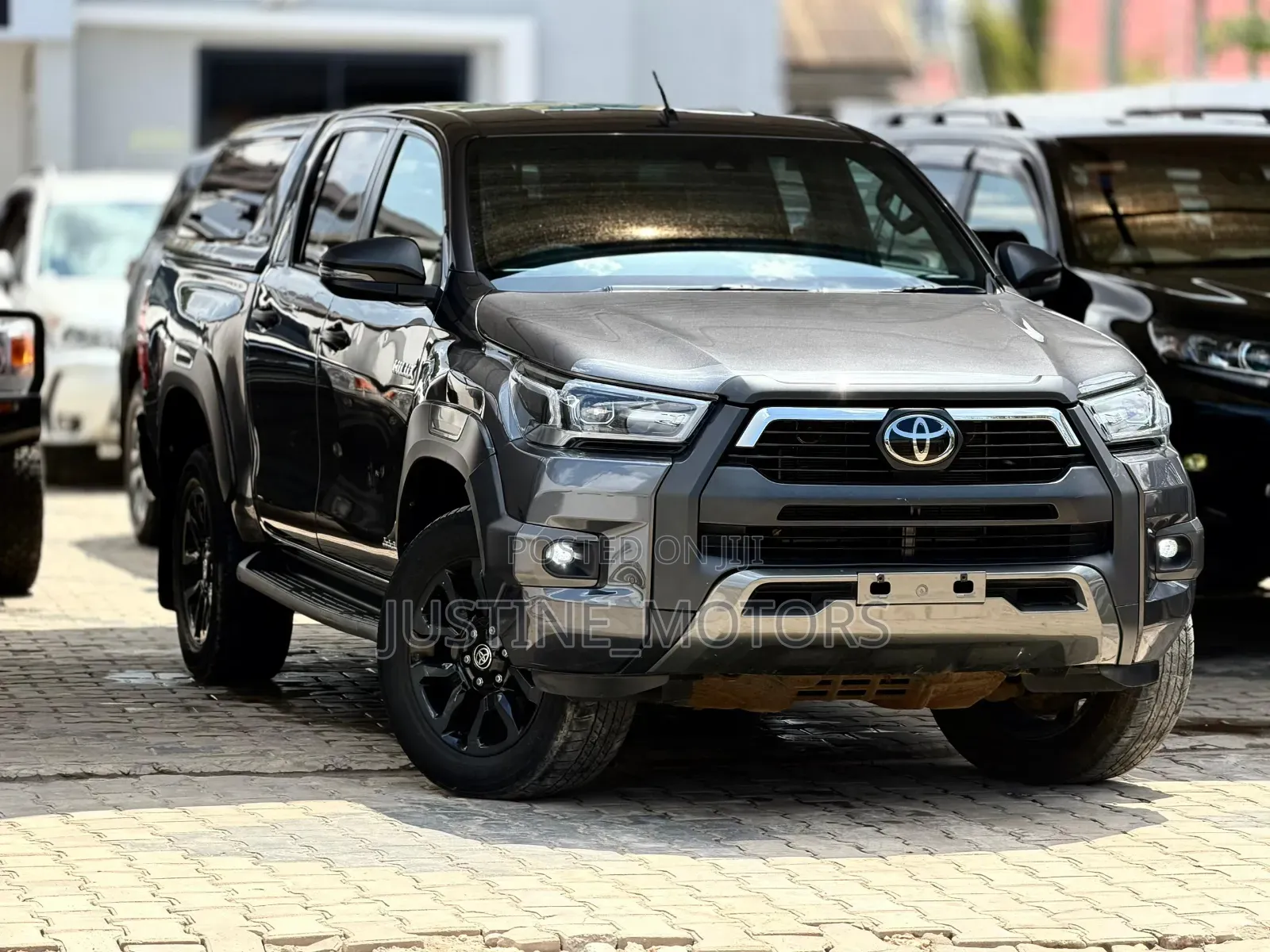 Toyota Hilux 2021 Gray