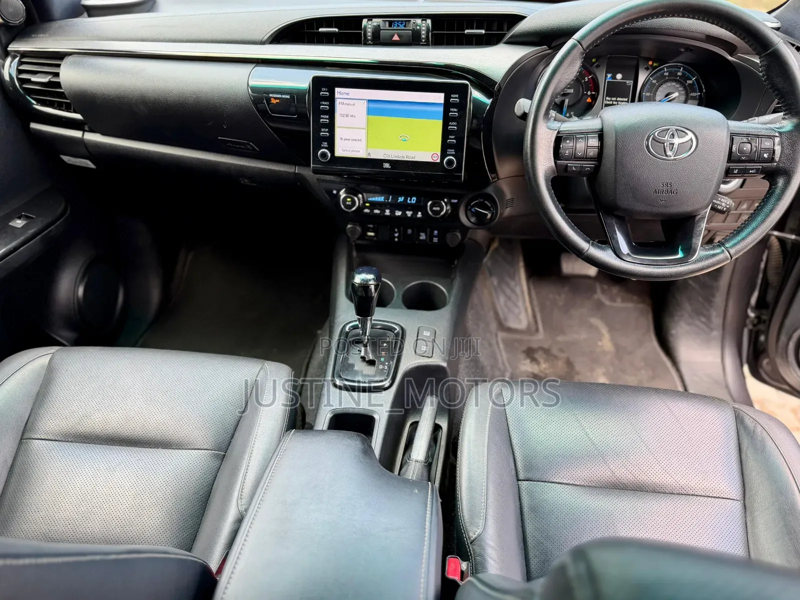 Toyota Hilux 2021 Gray