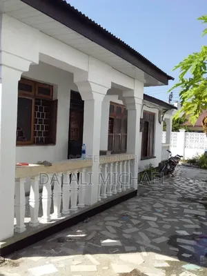 3bdrm House in Mbezibeach for sale