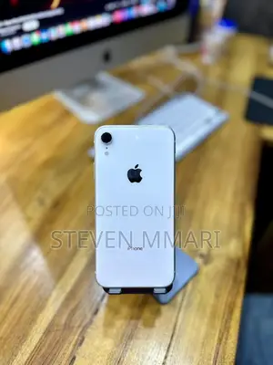 Apple iPhone XR 64 GB White