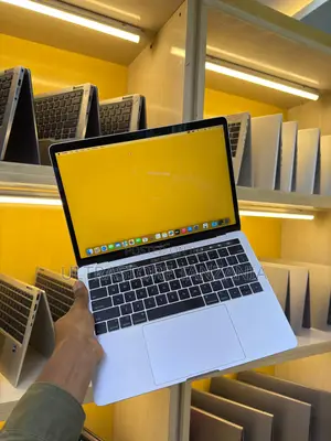 New Laptop Apple MacBook Pro 2019 16GB Intel Core I5 SSD 256GB