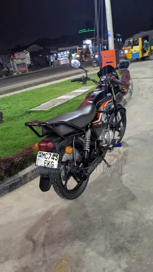 New TVS HLX 125 2025 Black