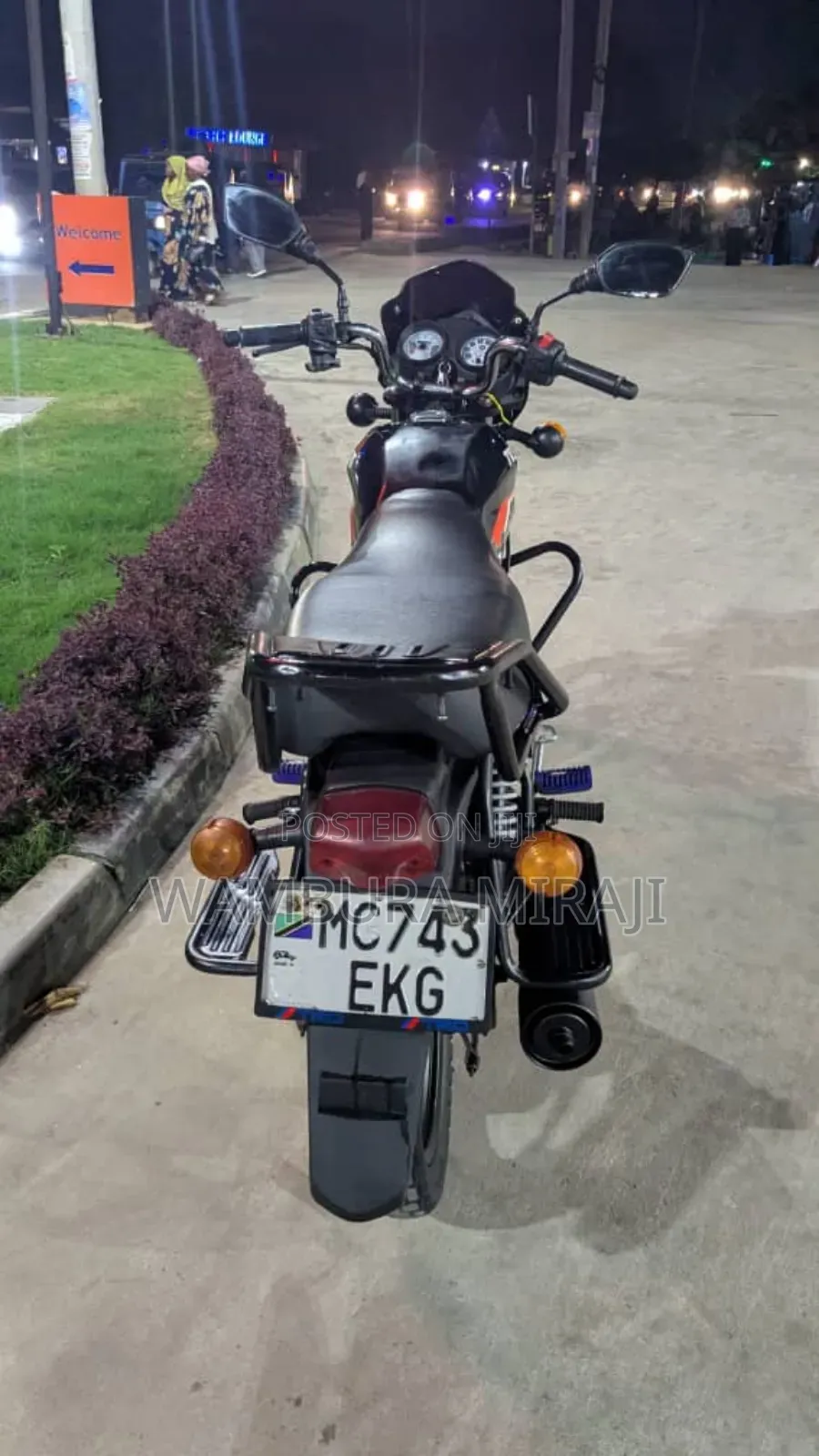 New TVS HLX 125 2025 Black