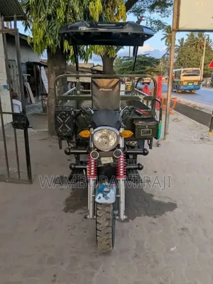 Bajaj Dominar 250 2025 Black