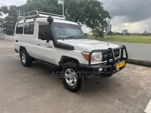 Toyota Land Cruiser 2010 White