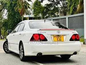 Toyota Crown Royale 2005 White