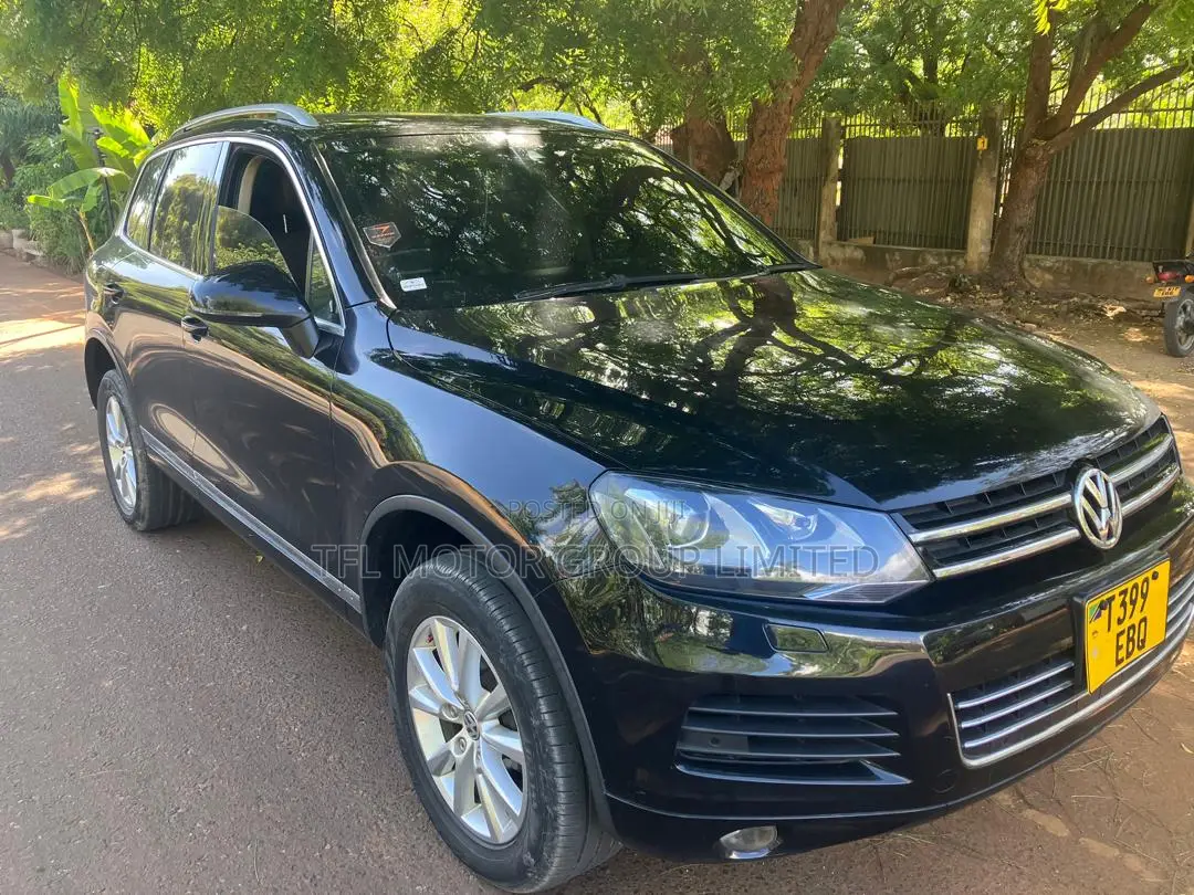 Volkswagen Touareg 2012 Black