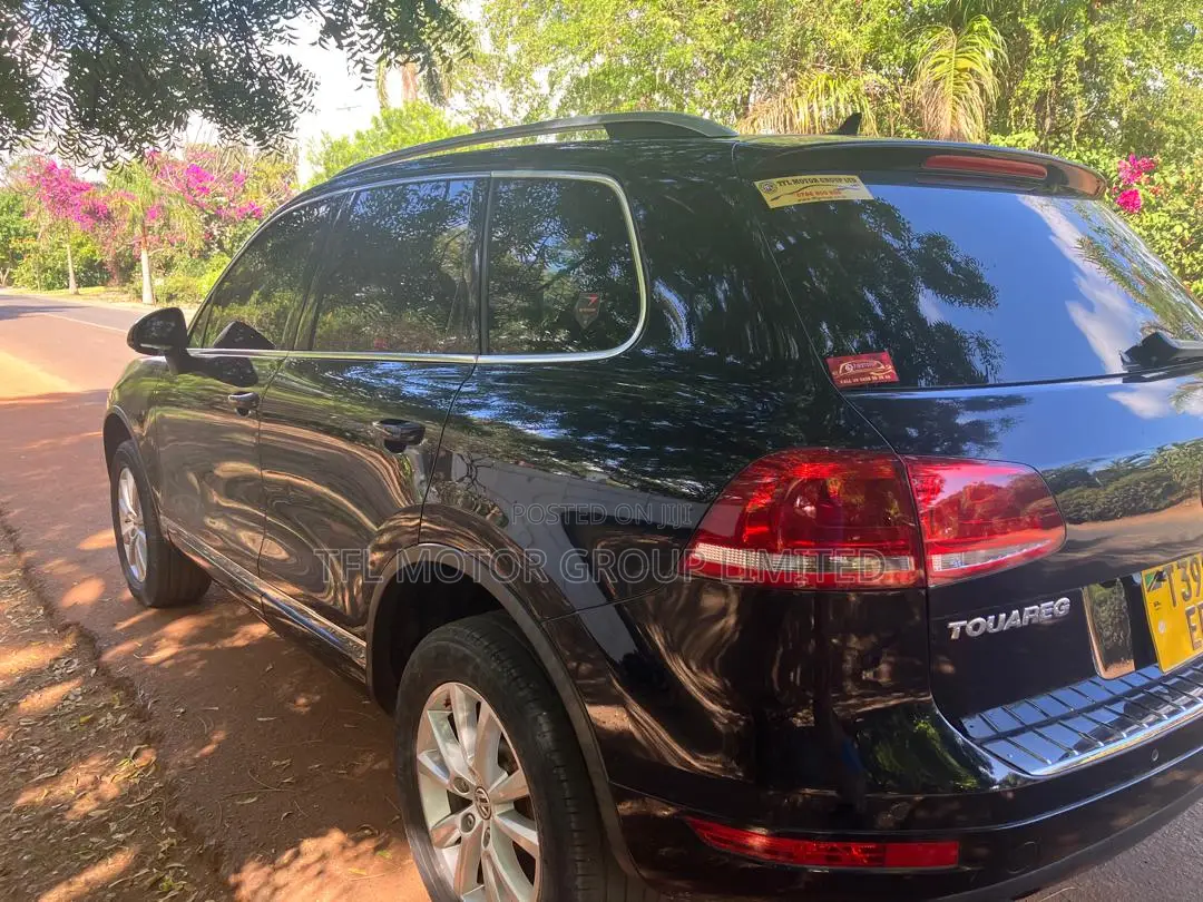 Volkswagen Touareg 2012 Black