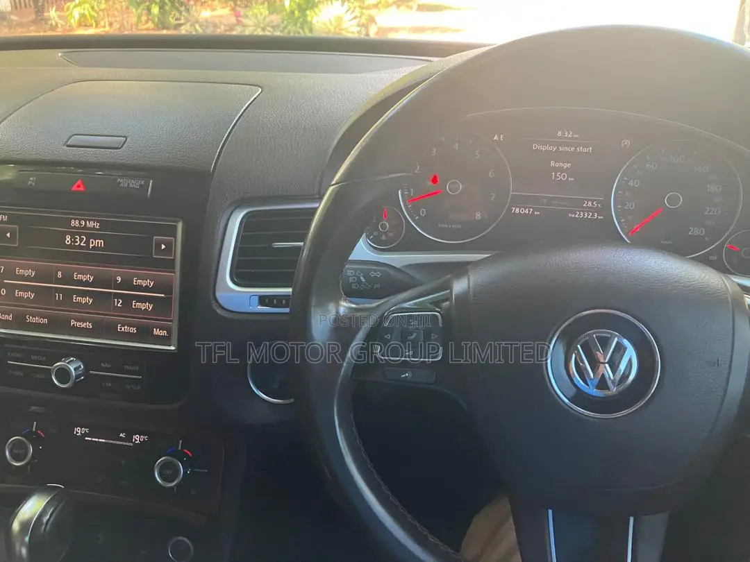 Volkswagen Touareg 2012 Black