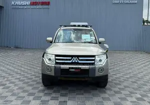 Mitsubishi Pajero 2007 Beige