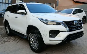 Toyota Fortuner 2021 White