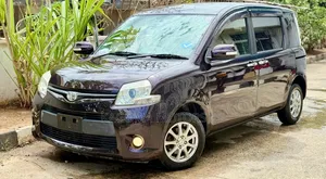 Toyota Sienta 2012 Maroon