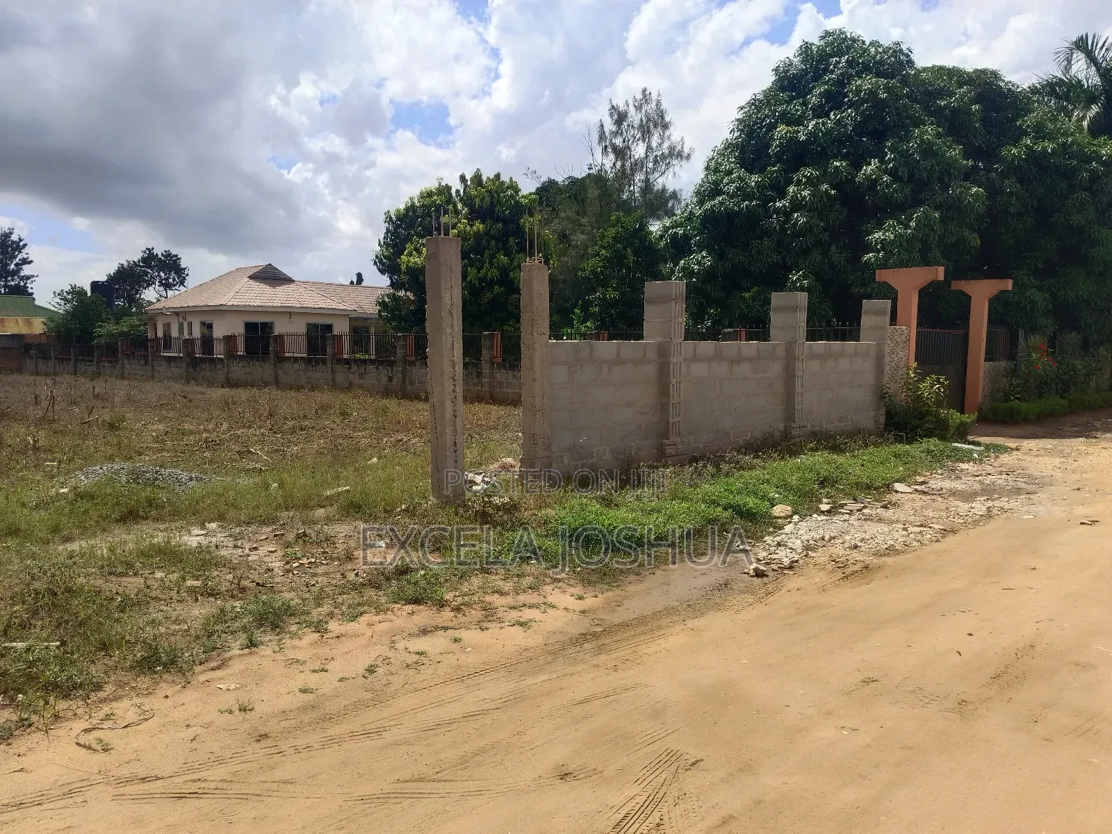 Kiwanja Kinauzwa Tabata Segerea Viwanja Vya Bank